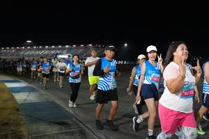 BIB: 405, 101, 14613, 96115
                            <button type="button" onclick="openModal(22824010)" class="btn btn-primary btn-sm float-right btn-popup" data-toggle="modal" data-target=".modal-high-quality">
                        <i class="fas fa-shopping-cart"></i> Add to Cart
                    </button>
                                            <button type="button" onclick="isThisMe(22824010, true)" class="btn btn-success btn-sm float-right btn-popup btn-isme hidden" data-toggle="tooltip" data-placement="bottom" title="นี่คือรูปของคุณใช่ไหม คลิกที่นี่เพื่อเอาเข้าอัลบั้ม">
                        <i class="fas fa-plus"></i> Add to album
                    </button>
                    <button type="button" onclick="isThisMe(22824010, false)" class="btn btn-warning btn-sm float-right btn-popup btn-isnotme hidden">
                        <i class="fas fa-ban"></i> Remove from album
                    </button>
